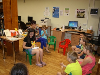 Bibliotekoje - Akmenukų pasakos